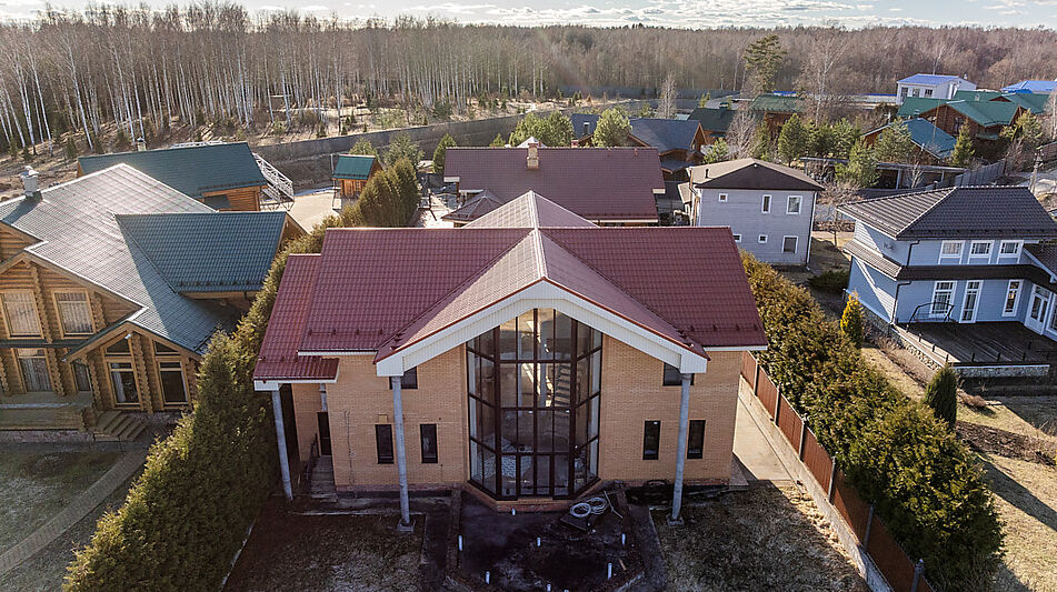 Дом в Конаково на 1 линии воды