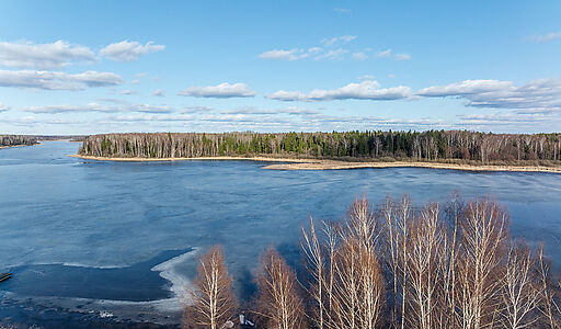 Дом в Конаково на 1 линии воды