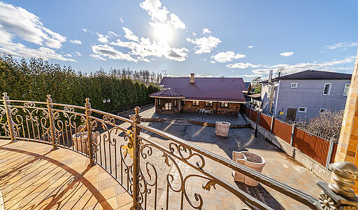 Дом в Конаково на 1 линии воды