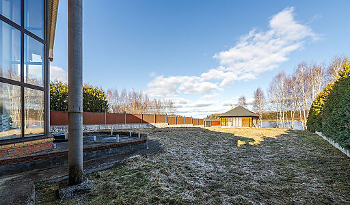 Дом в Конаково на 1 линии воды