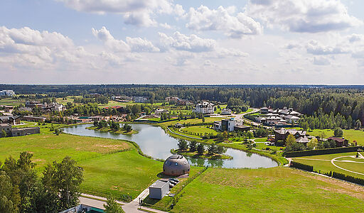 Дом в Пестово на первой линии