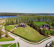 Дом в Пестово на первой линии