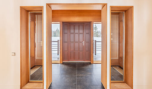 Дом в Пестово на первой линии