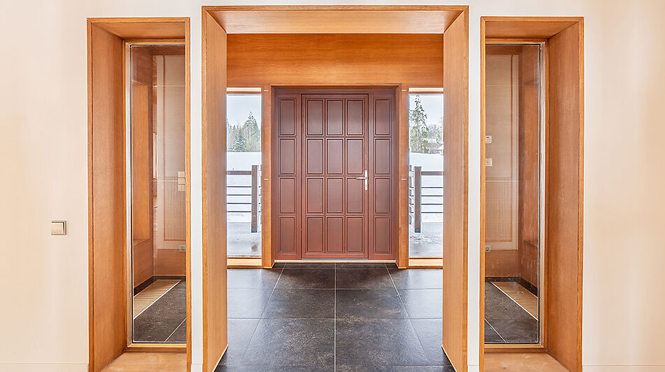 Дом в Пестово на первой линии