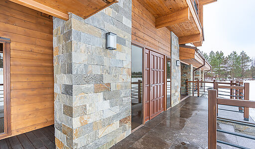 Дом в Пестово на первой линии