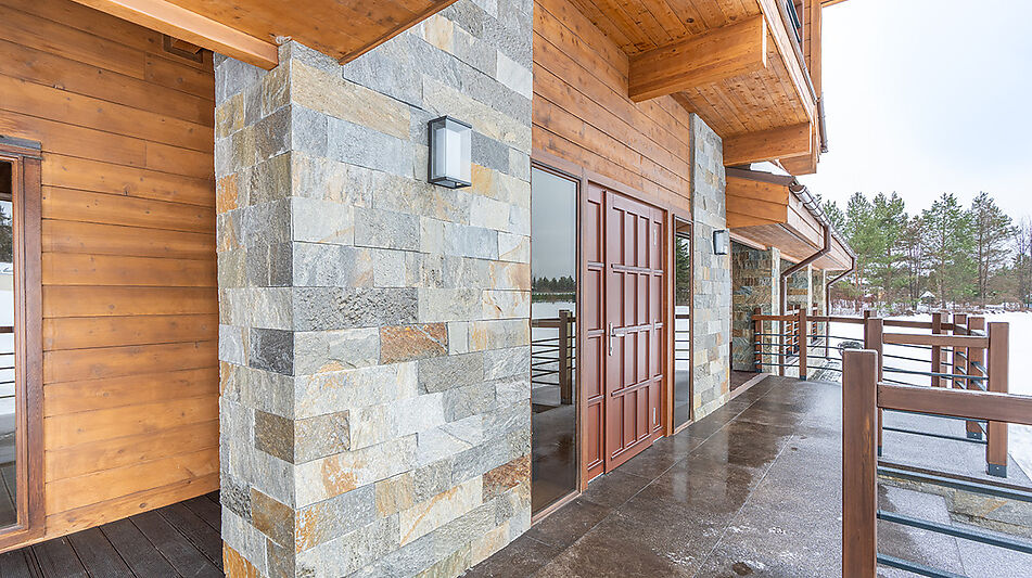 Дом в Пестово на первой линии