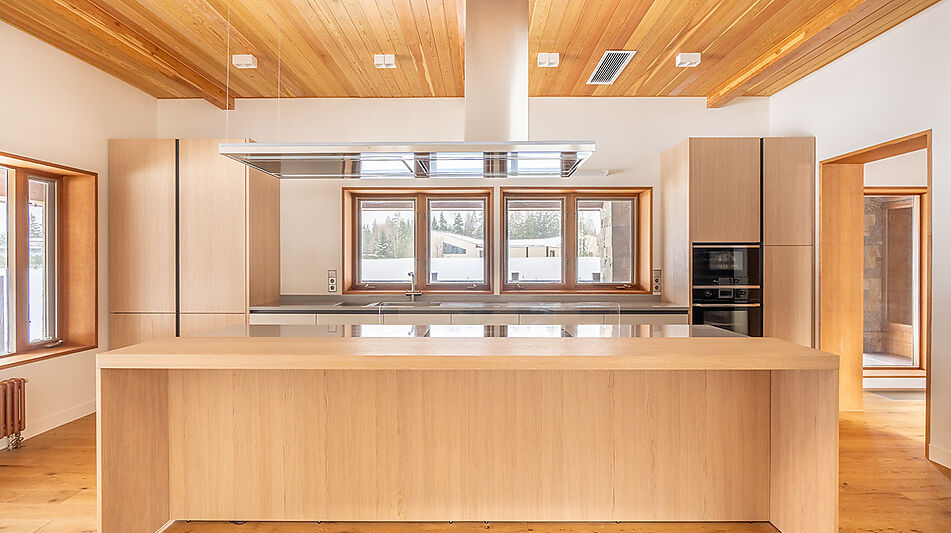 Дом в Пестово на первой линии