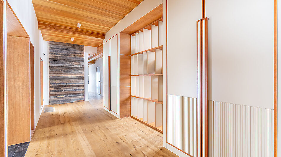 Дом в Пестово на первой линии