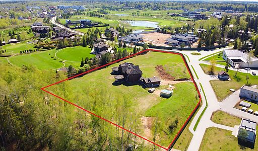 Дом в Пестово на первой линии