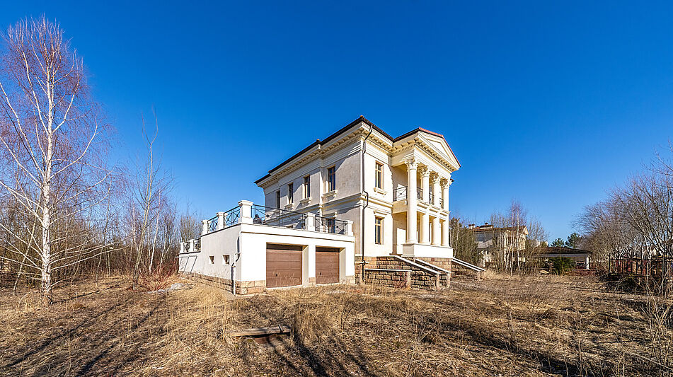 Дом с видом на озеро.