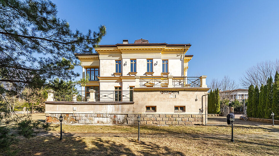 Дом в закрытом поселке.