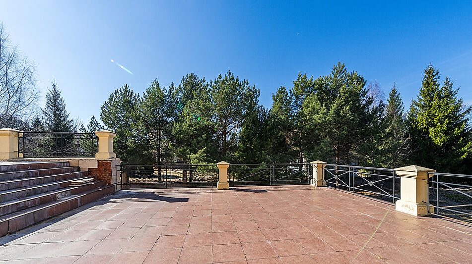 Дом в закрытом поселке.