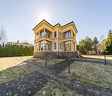 Дом в закрытом поселке.