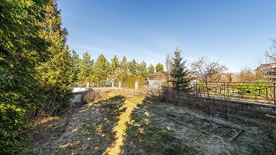 Дом в закрытом поселке.