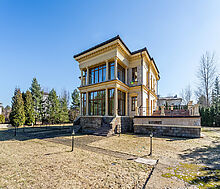 Дом в закрытом поселке.