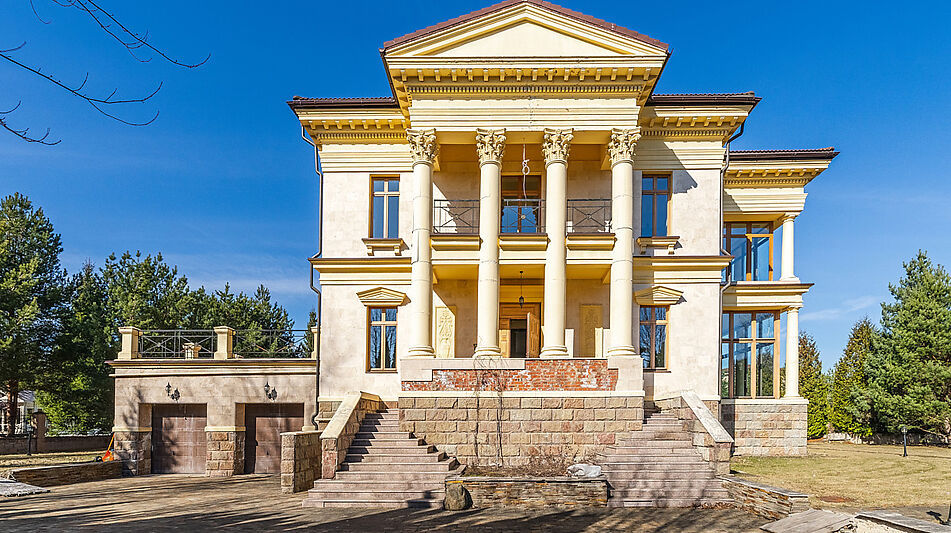 Дом в закрытом поселке.