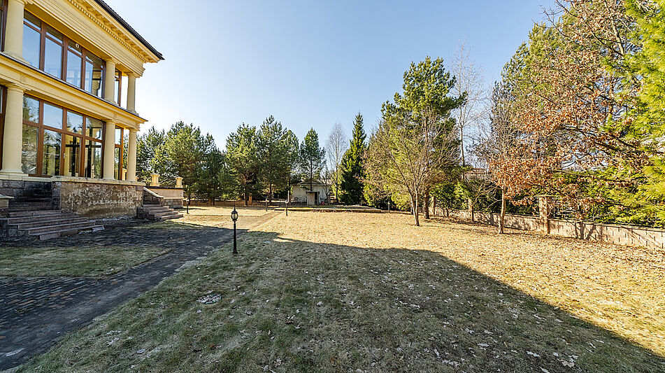 Дом в закрытом поселке.