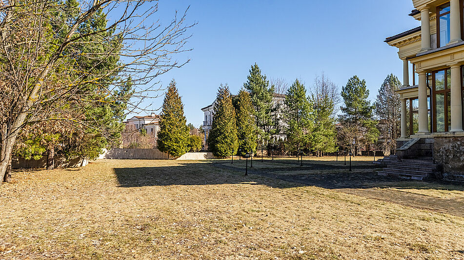 Дом в закрытом поселке.