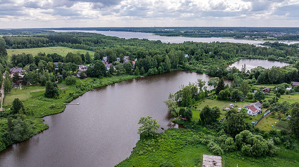 Участок у озера в Рождественно