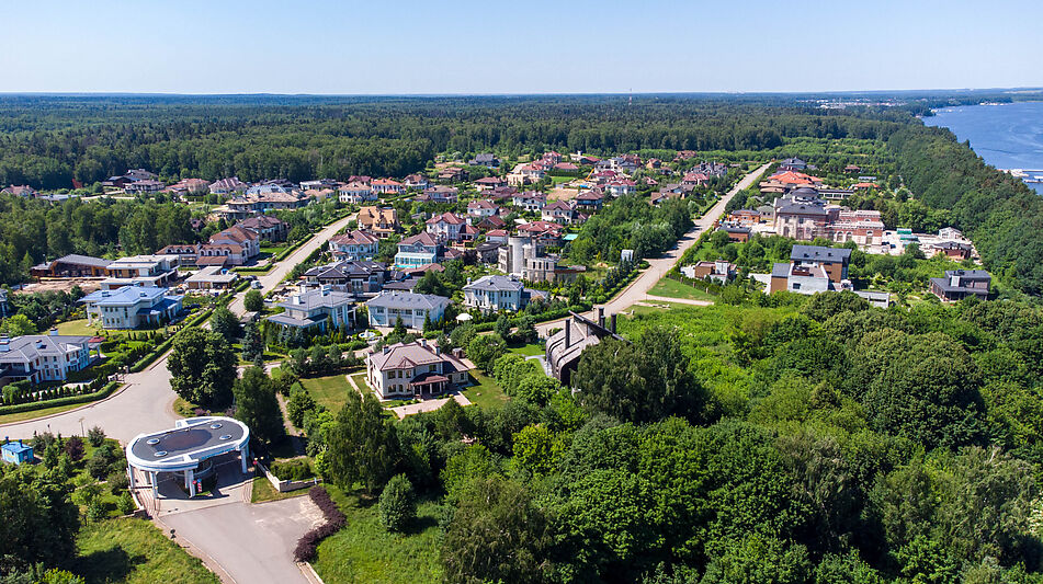 Участок у леса КП Лазурный берег