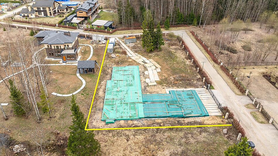 Участок у леса КП Лазурный берег