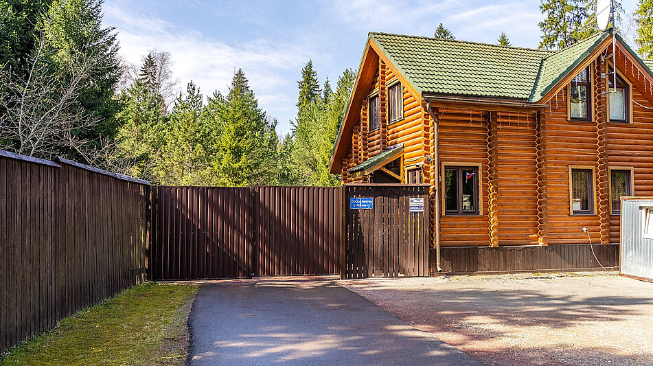 Дом из бруса у воды в КП Айвери