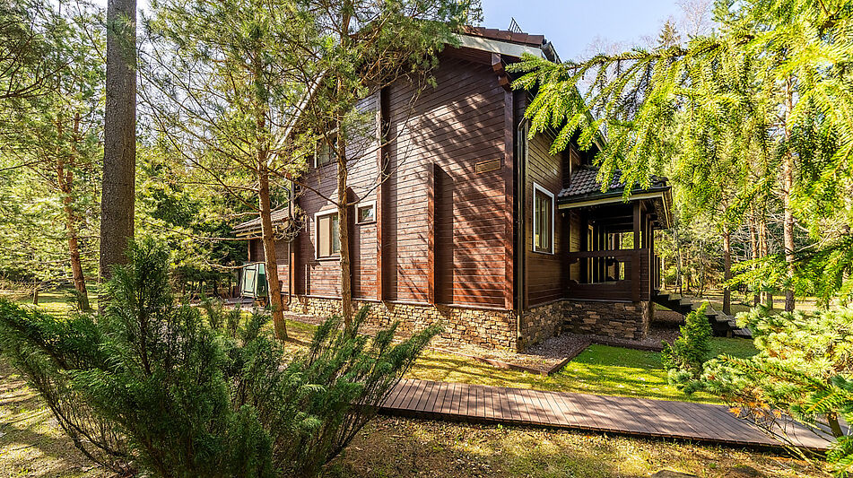 Дом из бруса у воды в КП Айвери