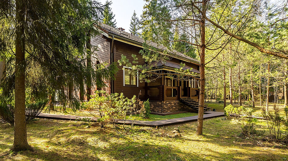 Дом из бруса у воды в КП Айвери