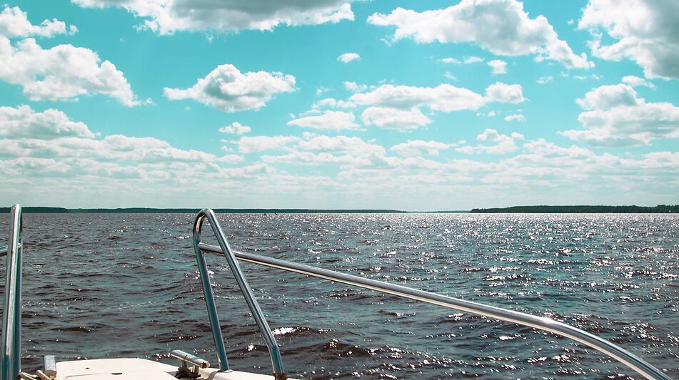 Участок в поселке Нефтино-клаб