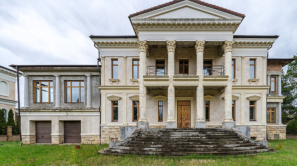 Дом с участком 55 сот в Монолит