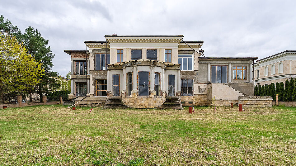 Дом с участком 55 сот в Монолит