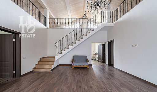 Просторный дом в п. Спас-Каменка