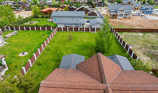 Деревянный дом в Московском море