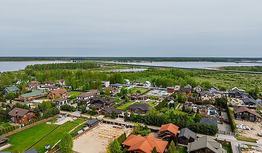 Деревянный дом в Московском море