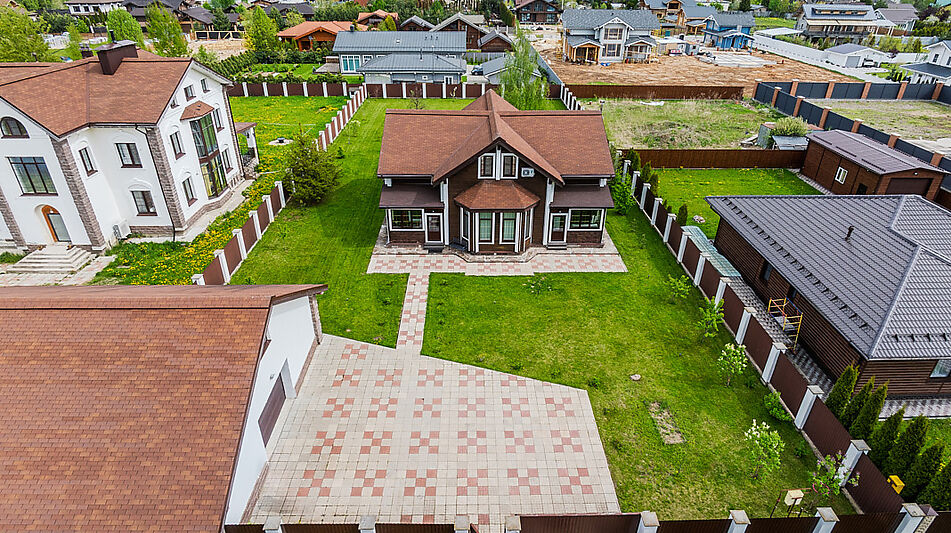 Деревянный дом в Московском море