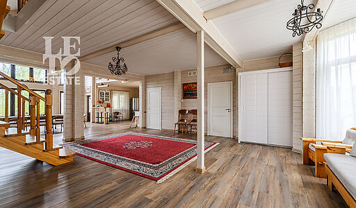 Деревянный дом в Московском море