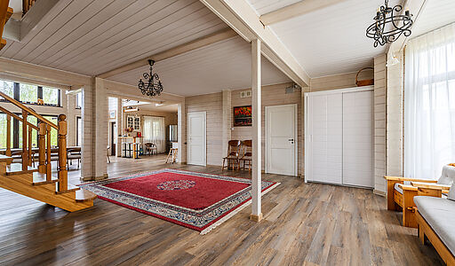 Деревянный дом в Московском море