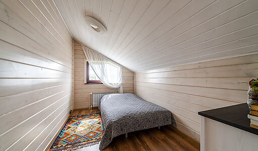 Деревянный дом в Московском море