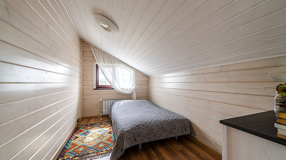 Деревянный дом в Московском море