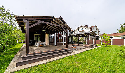 Деревянный дом в Московском море