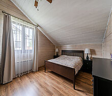 Деревянный дом в Московском море