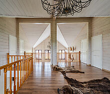 Деревянный дом в Московском море