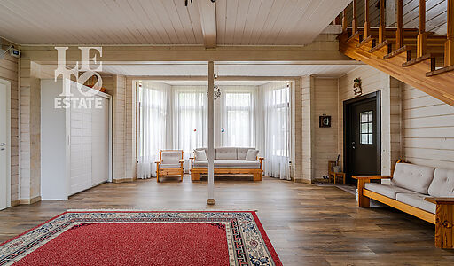 Деревянный дом в Московском море