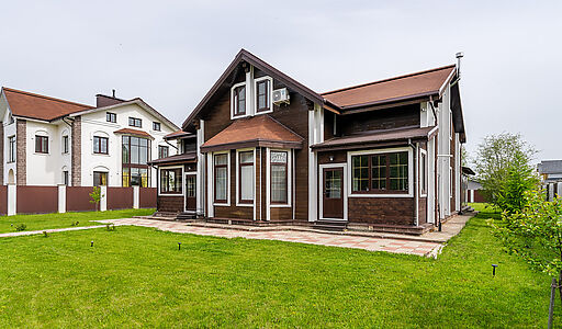 Деревянный дом в Московском море