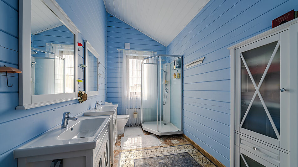 Деревянный дом в Московском море