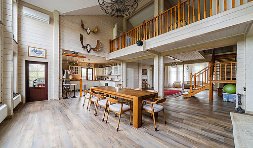 Деревянный дом в Московском море