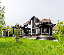 Деревянный дом в Московском море