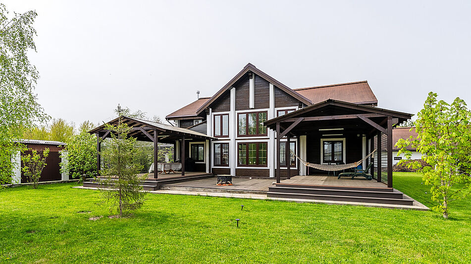 Деревянный дом в Московском море