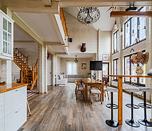 Деревянный дом в Московском море