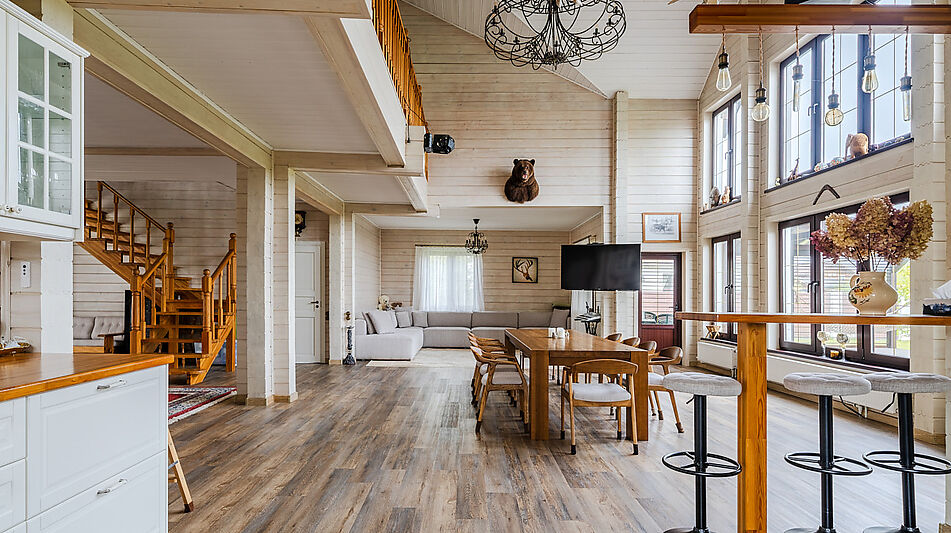 Деревянный дом в Московском море